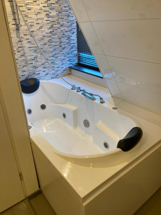 Hotel-Chao NL Utrecht Ngoại thất bức ảnh