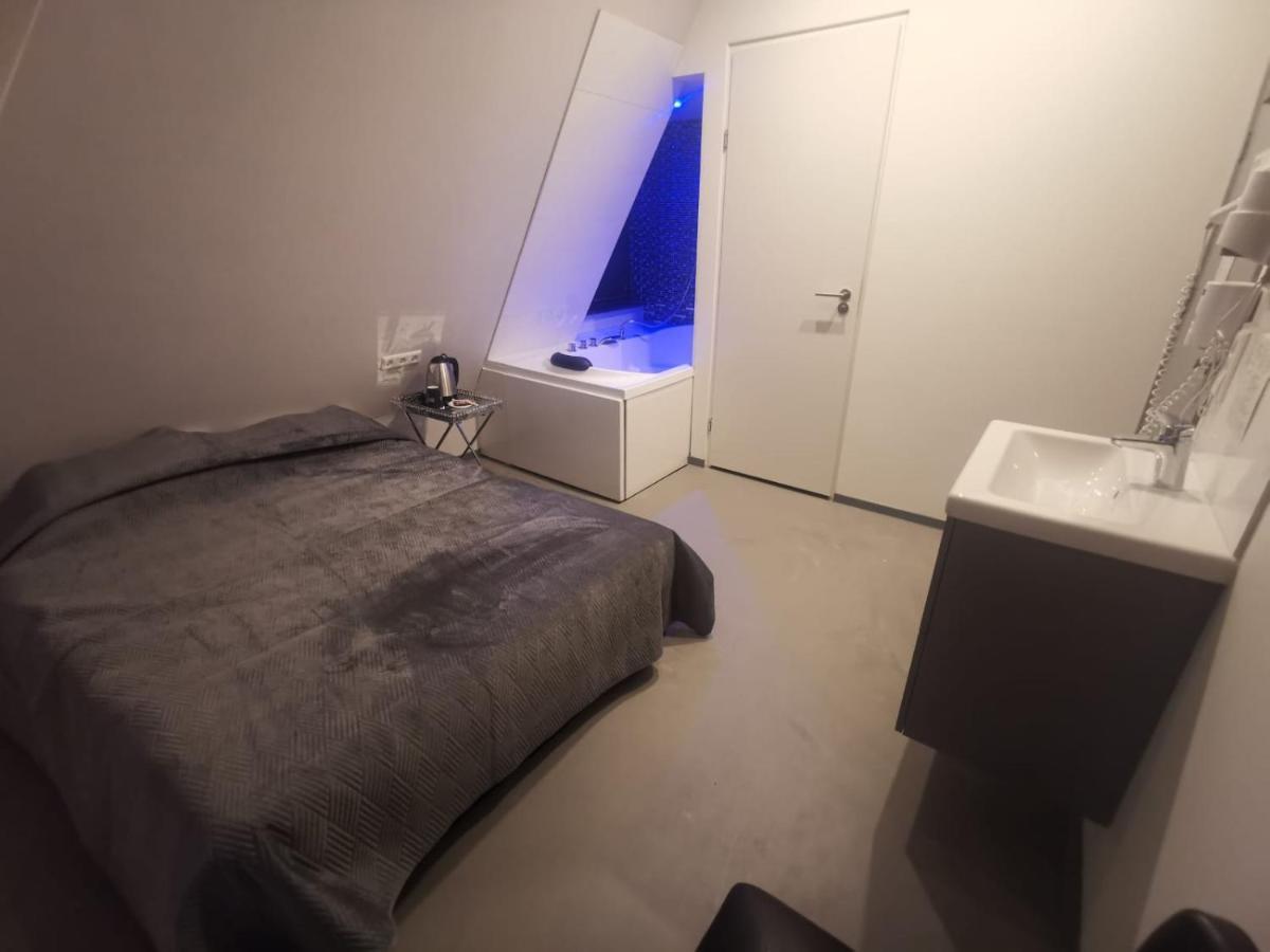 Hotel-Chao NL Utrecht Ngoại thất bức ảnh
